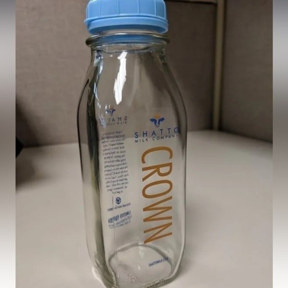 Shatto Milk 2015 Kansas City Royals Championship bottle. “Crown”. **Last One**